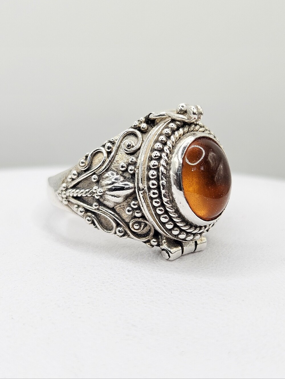 Vintage 925 Sterling Silver Cognac Amber Poison Ring/Locket - Size 7